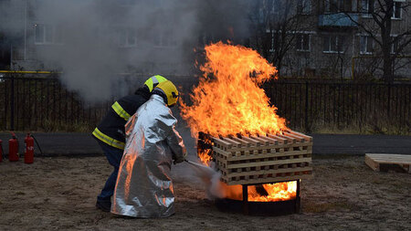 Как правильно использовать ОГНЕТУШИТЕЛЬ?